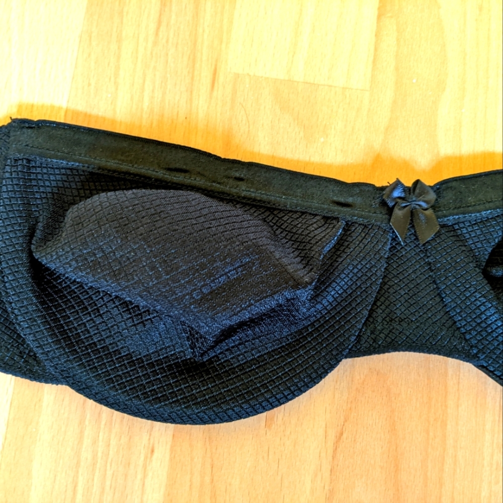 Strapless bra
